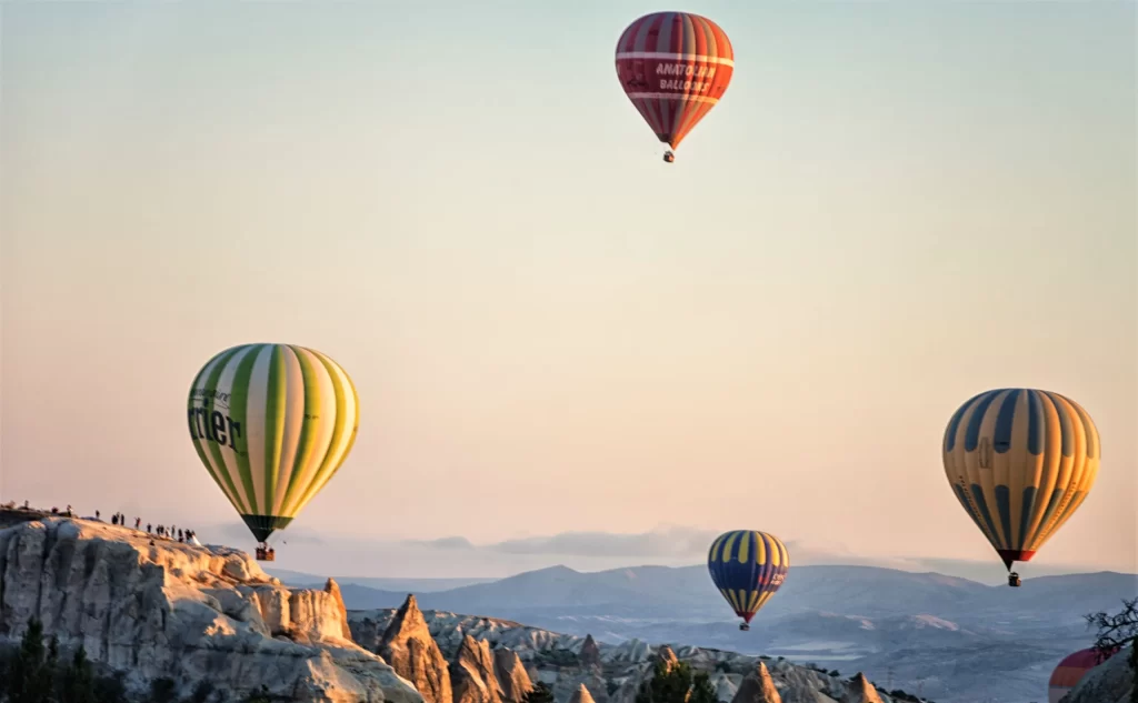 Globos aerostáticos volando sobre Capadocia